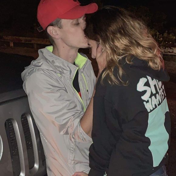 Meet your Posher, Joshua - Picture 1 of 1